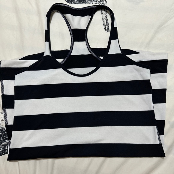 Lululemon tank. Black and white. - Picture 5 of 5